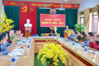 <a href="/tin-tuc-su-kien/chi-bo" title="Chi bộ" rel="dofollow">Chi bộ</a>